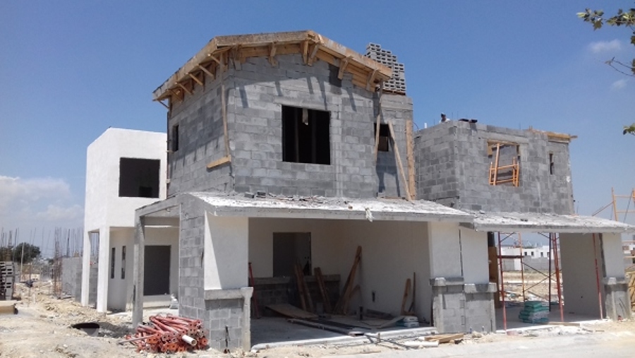 Trabajos en fachada frontal