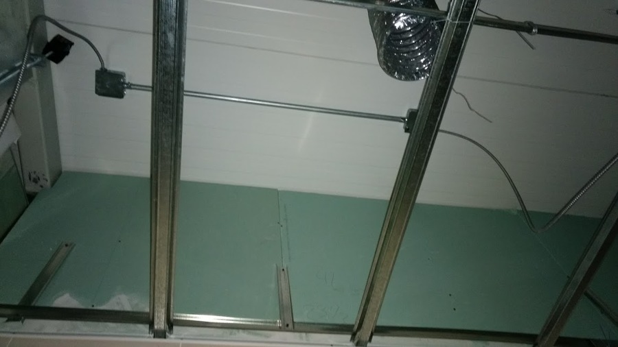 Tuberías eléctricas para baños