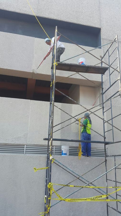 Utilizando todos los accesos del andamio