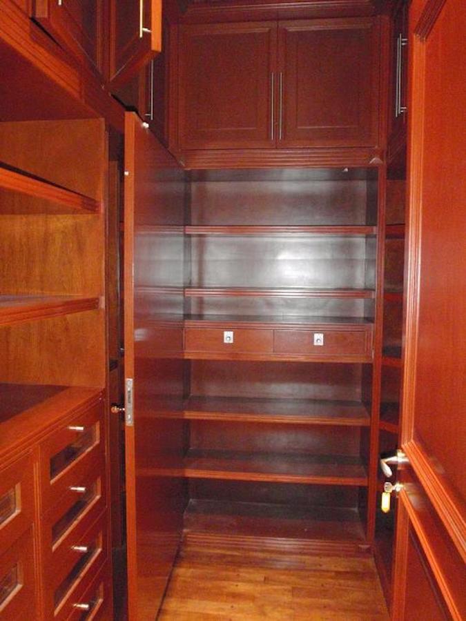 Vestidor en departamento de Interlomas