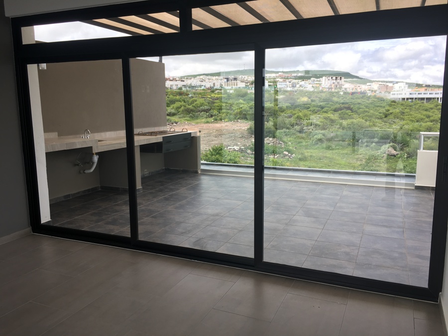 Vista del Family Room al Roof Garden