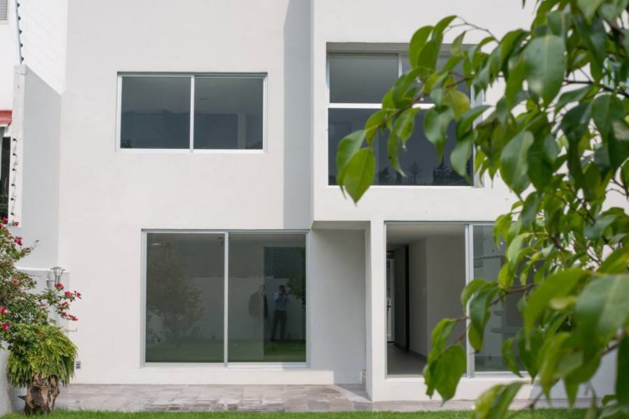 Vista desde el jardin trasero