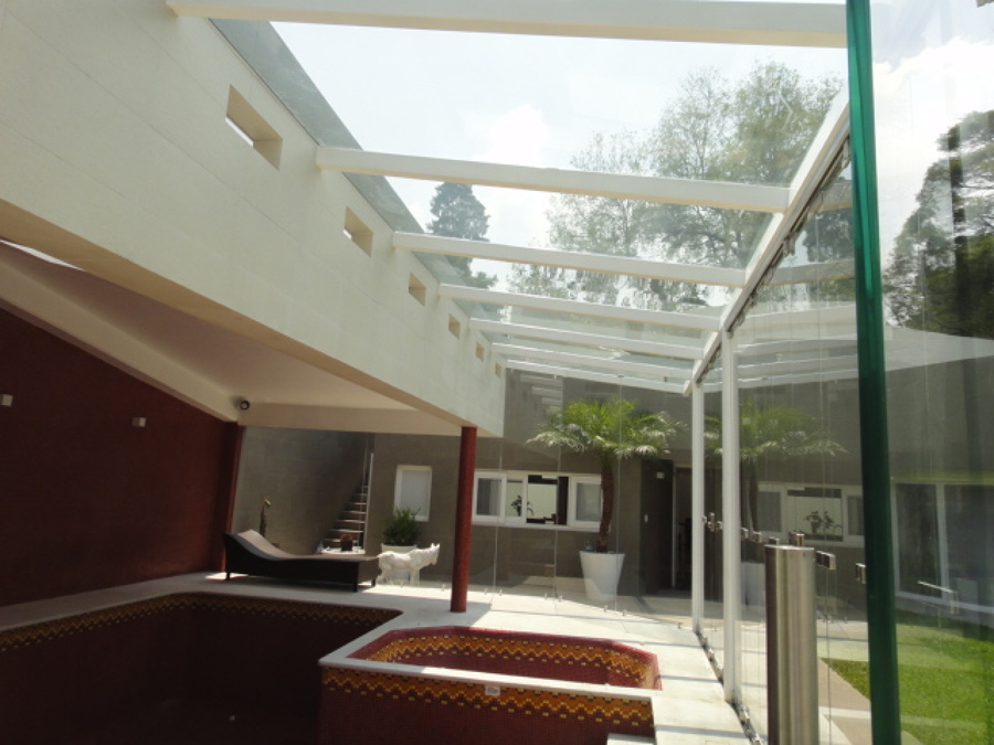 vista interior de la alberca