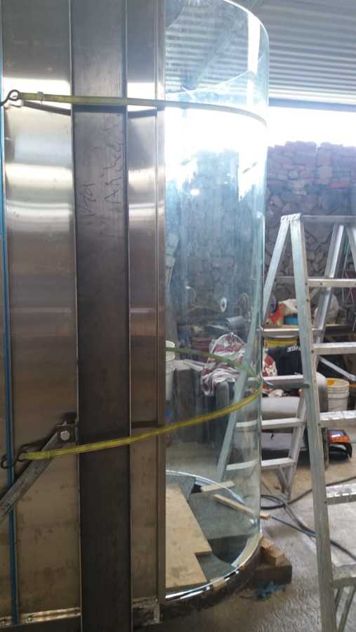 Vista Lateral de Cabina en Fabricación