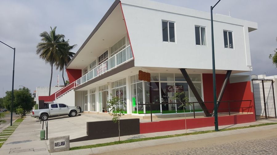 VISTA LATERAL EDIFICIO DE OFICINAS