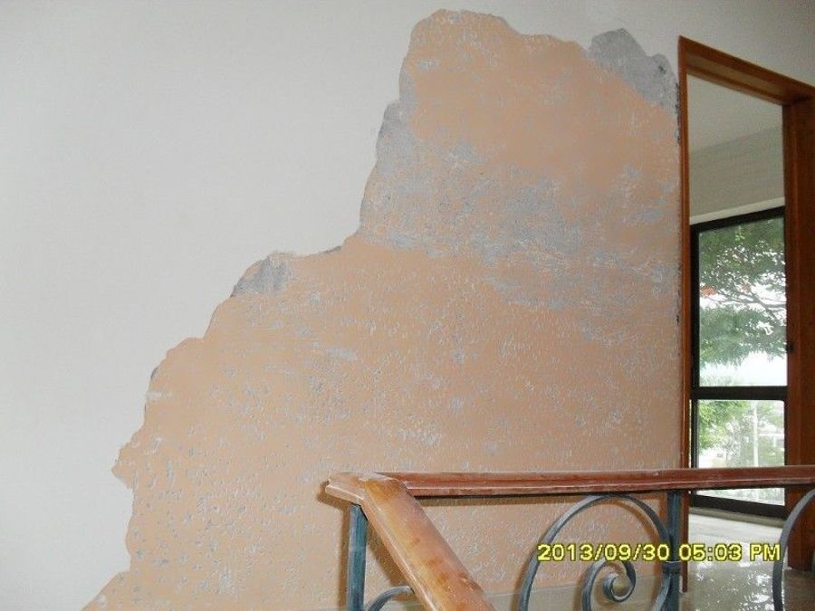 Yeso de pared retirado.