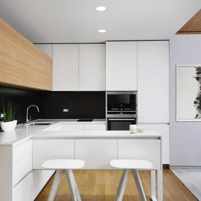 cocina a medida con barra de desayunos