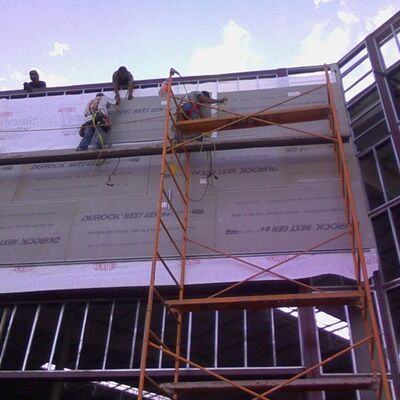 Instalación de fachada en Durock para plazas comerciales en el área de Guadalupe, NL