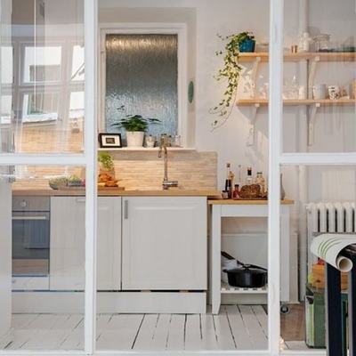 Cocina con decoración de plantas