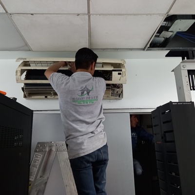MANTENIMIENTO A EQUIPOS  (HVAC)