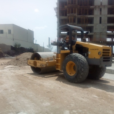 rampa de acceso para torre de departamentos