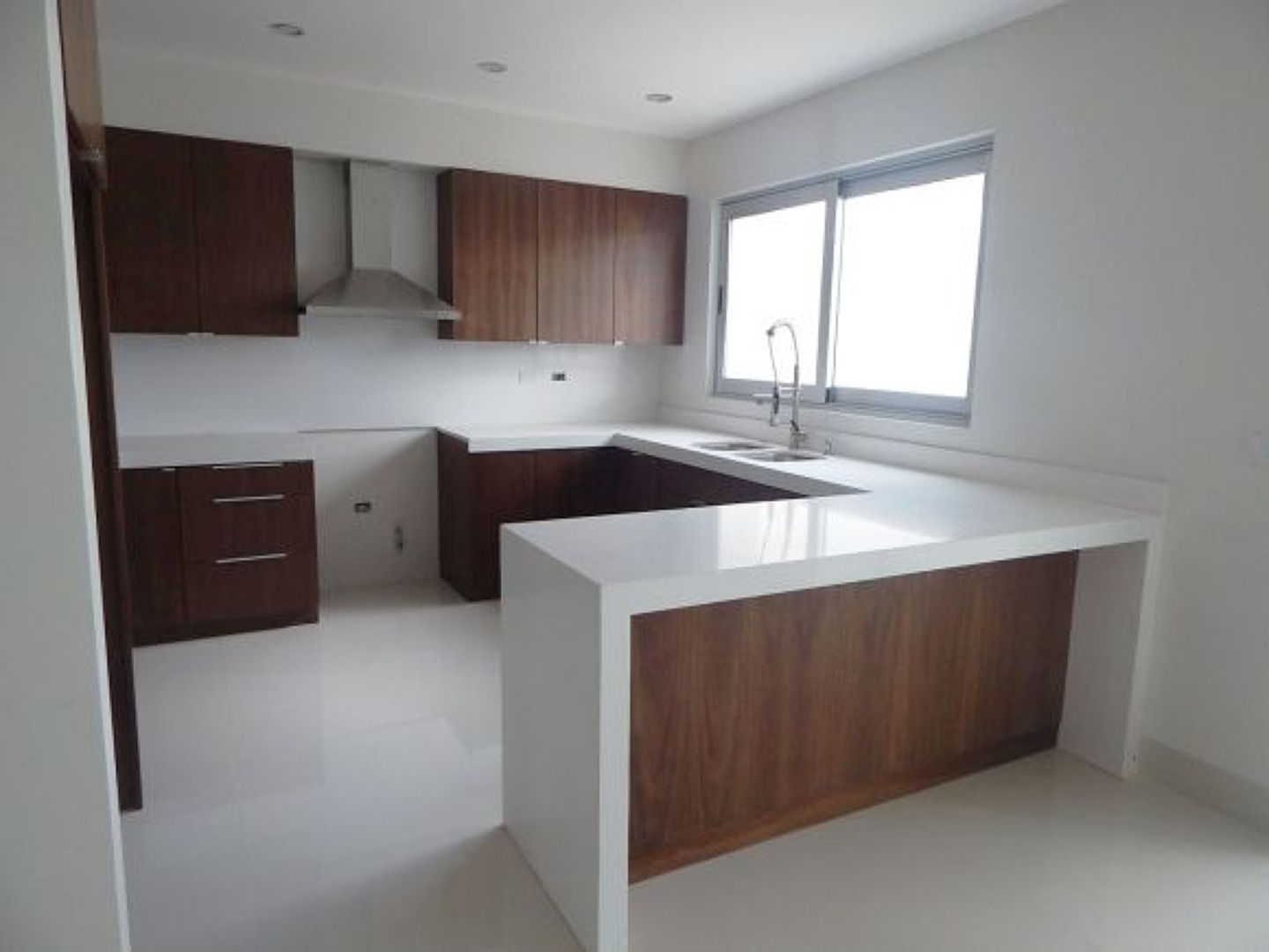 Cocina con cubierta quarzo