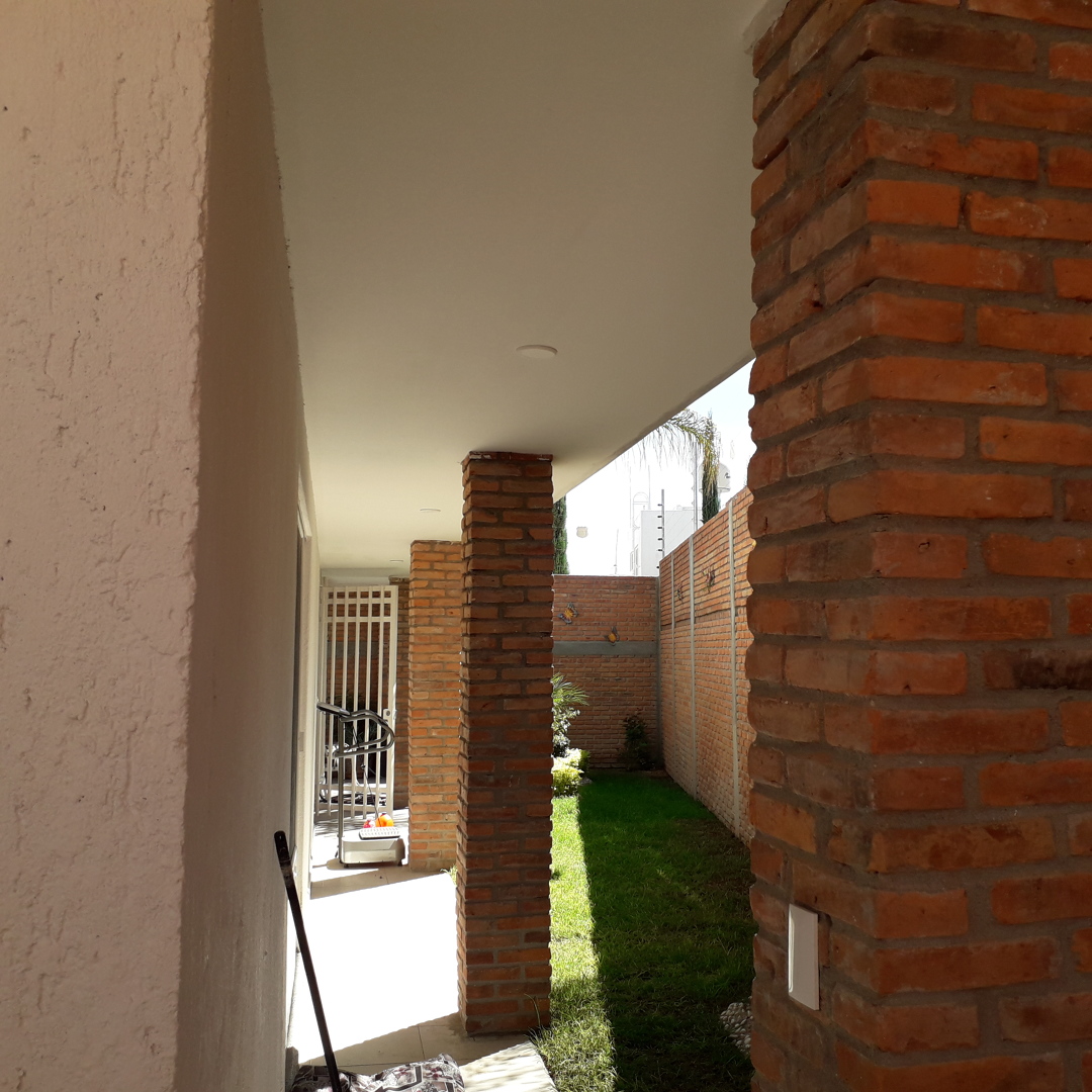 PASILLO EXTERIOR PLANTA BAJA