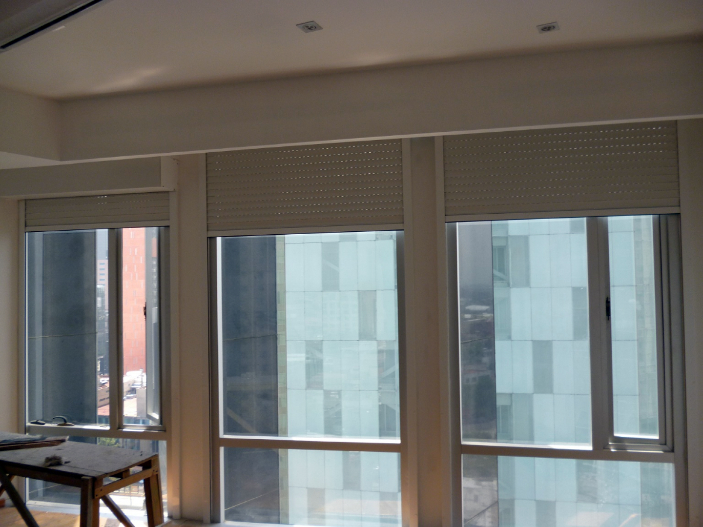 Persiana Europea Rolada Motorizada incluida en Sistema Inteligente 