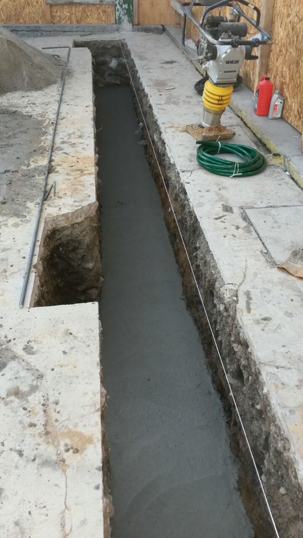 Plantilla de concreto de 5 cm de espesor