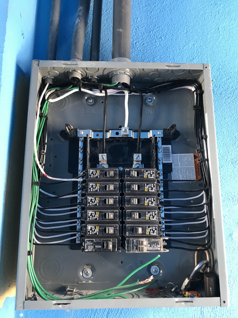 Suministro e instalación de centro de carga