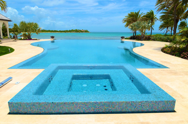 Alberca Residencial con Jacuzzi