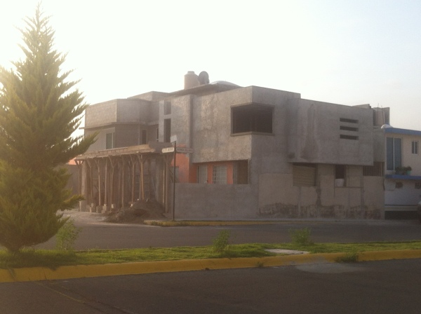 APLANADOS Y CONSTRUCCION DEL ACCESO