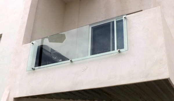 Barandal cristal templado.