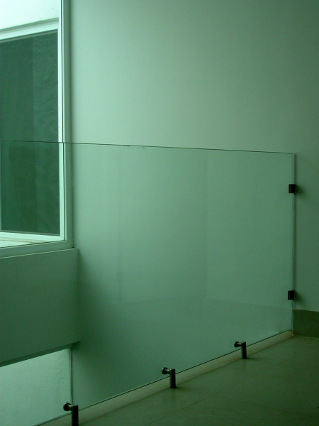 Barandal de vidrio templado