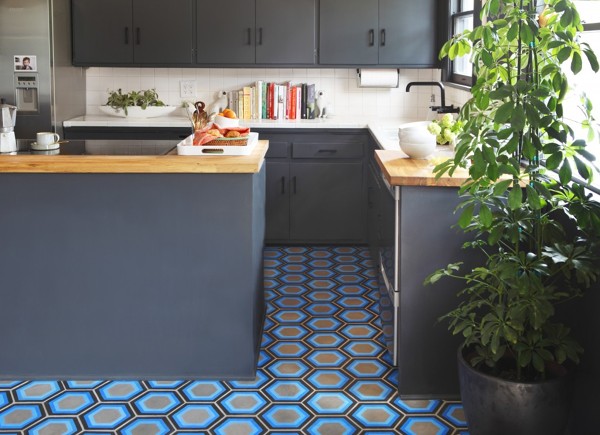 Blue-kitchen-Kismet-Tile-by-Tracey-Reinberg-flodeau.com-3-1024x743