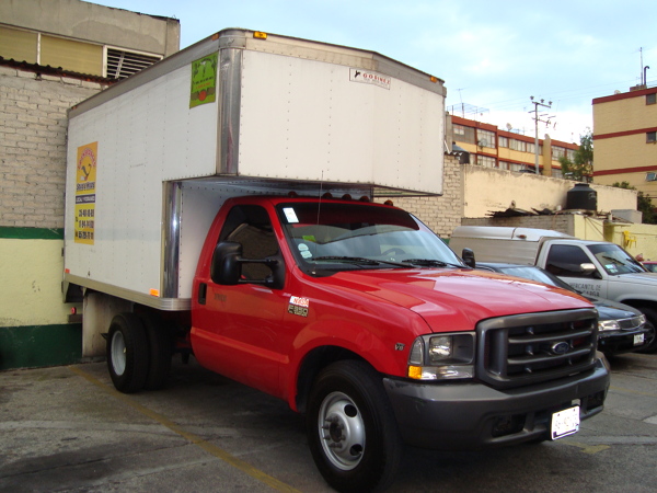 Camión de 3.5 toneladas con caja seca