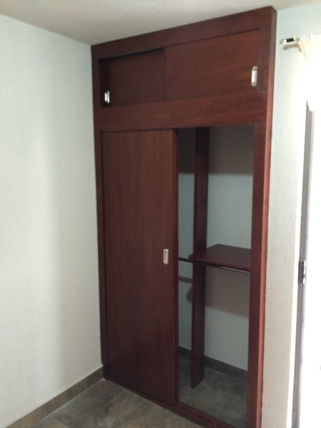 Closet terminado y viendo su interior