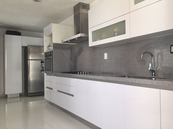 Foto: Cocina Laminado HPL High Gloss de Gs Carpinteria Y Acabados