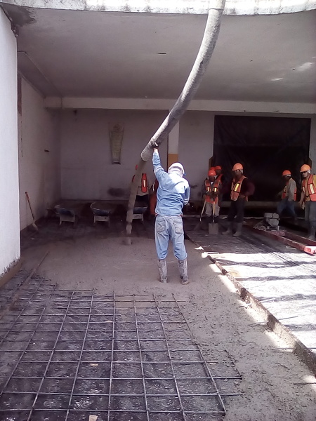 Foto: Colado de Piso a Base de Concreto Armado de 20 Cm. De Espesor de