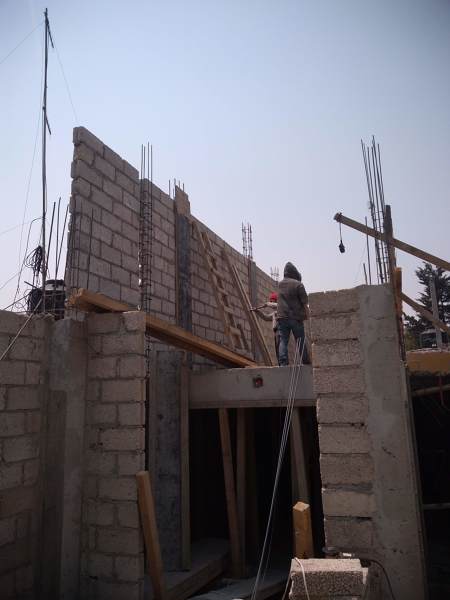 CONSTRUCCION DE MUROS PERIMETRALES