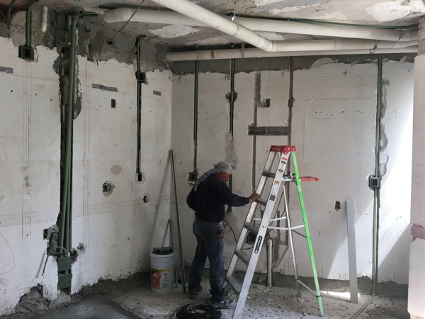 Construcción y remodelacion de acabados e instalaciones en general en departamento