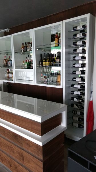 Foto: Contrabarra con Cava para Vinos de Mobililoft #471545 - Habitissimo