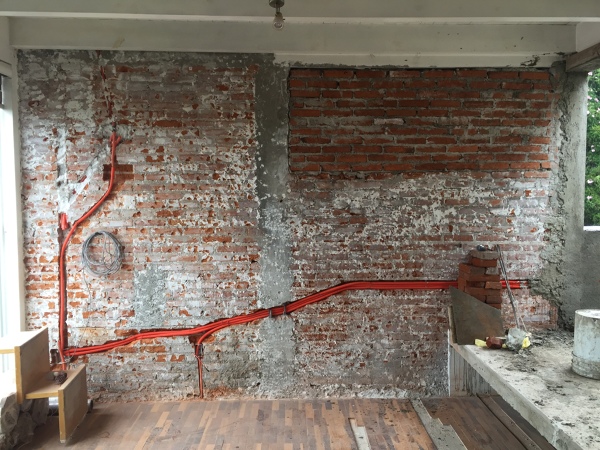 Demolición de Acabo Existente para Colocación de Aplanado en Muro