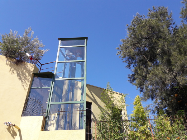 ELEVADOR RESIDENCIAL EN FRACCIONAMIENTO LOS FRAILES