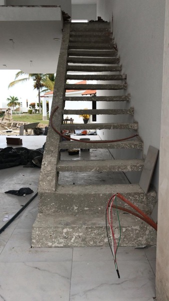 Escalera antes de marmol