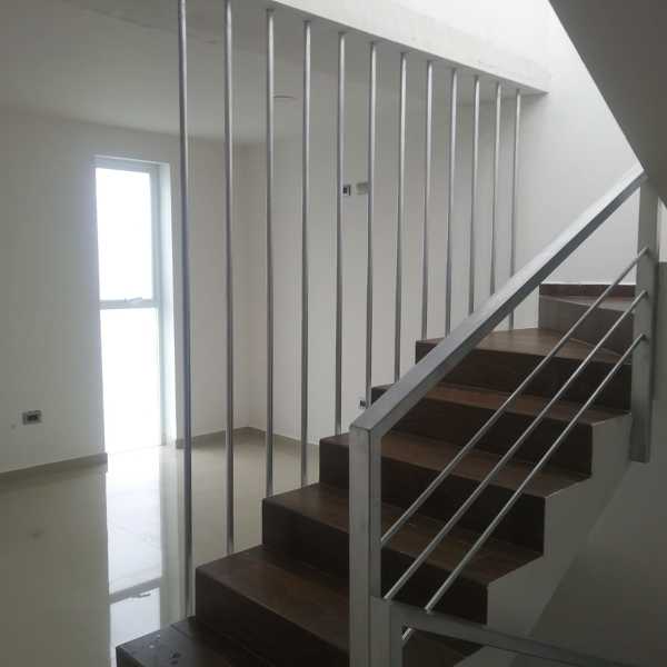 Escalera madera cerámica