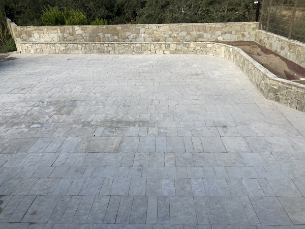 Estacionamiento de piedra