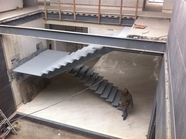 ESTRUCTURA DE ACERO PARA ESCALERA