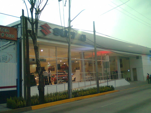 Fachada De Agencia De Autos.