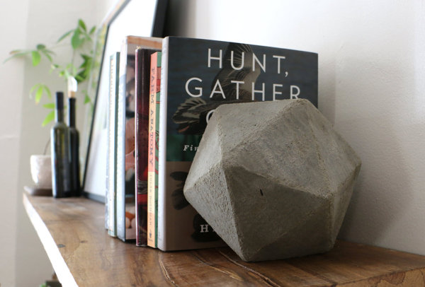 how-to-make-geometric-concrete-bookends_ehow-1024x694