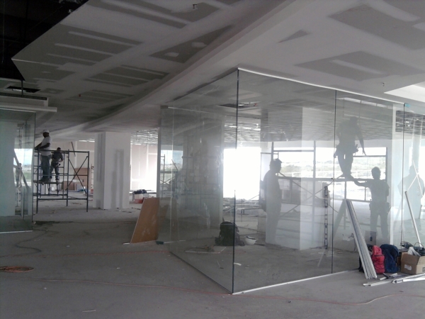 Instalación de canceles.