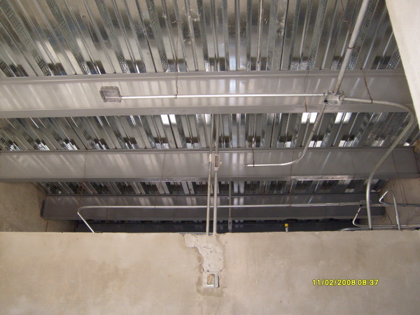 Instalaciones eléctricas escondidas en plafond