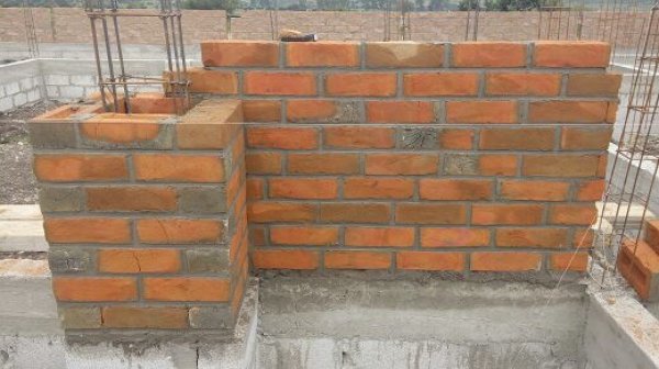 La intencion desde un Principio fue usar los materiales de la Zona de la mejor manera.