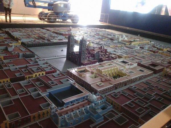MAQUETA PUEBLA MIB