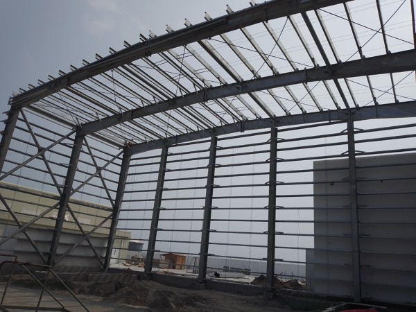 Montaje de estructura metálica nave EMW Icave 2
