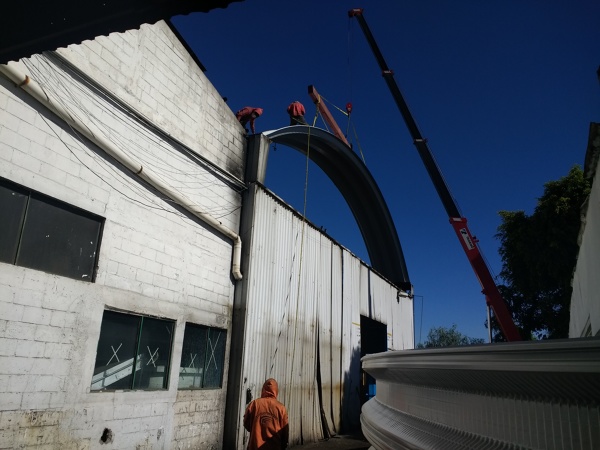 Foto: Montaje de Nueva Cubierta de Ingeniería, Construcción Y Proyectos