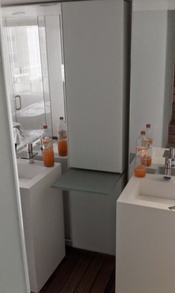 MUEBLE DE CRISTAL