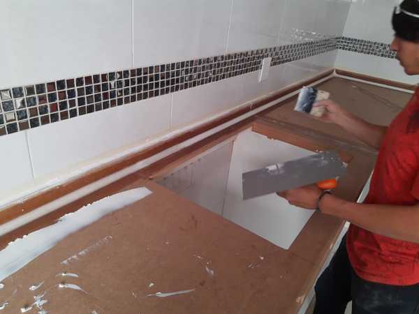 Pasta con resina para sellar poros de madera