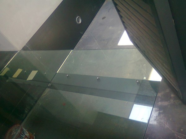 PUENTE DE VIDRIO TEMPLADO