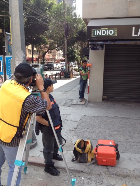 TRAZO Y NIVELACION CON ESTACION TOTAL